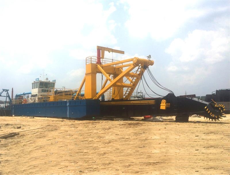 Резак -всасывающий Dredger CSD650 -18M Поставщики